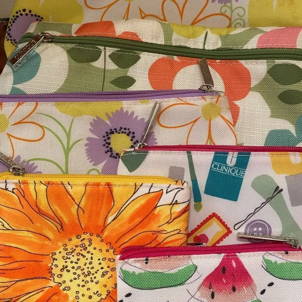 Assorted Makeup Bags - 6 pieces various sizes , never used .. new ,